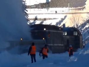 SNCF: specjalny sprzęt radzi sobie z zimą [film]